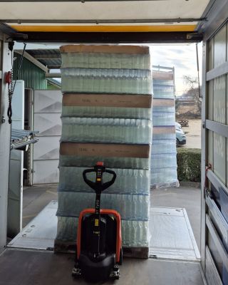 Toto je úplne na chlp! 🧵 Vyššiu paletu fliaš už do kamióna naozaj nenapcháme. Kamión je dnes naložený tak, že ak by tam...